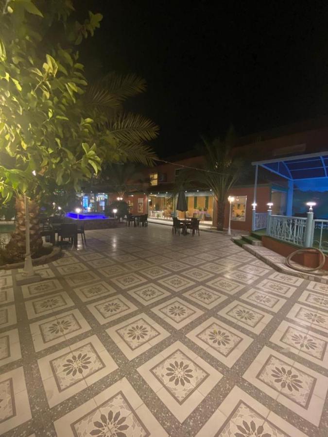فندق ادوماتو Adomato Hotel Dawmat al-Jandal Exterior photo