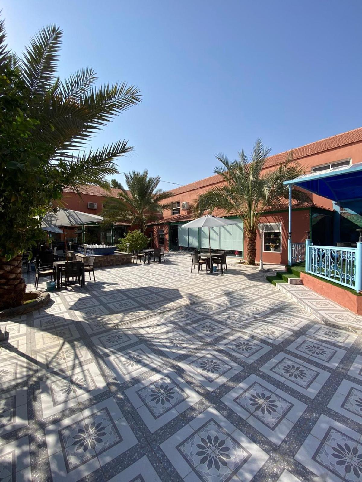 فندق ادوماتو Adomato Hotel Dawmat al-Jandal Exterior photo
