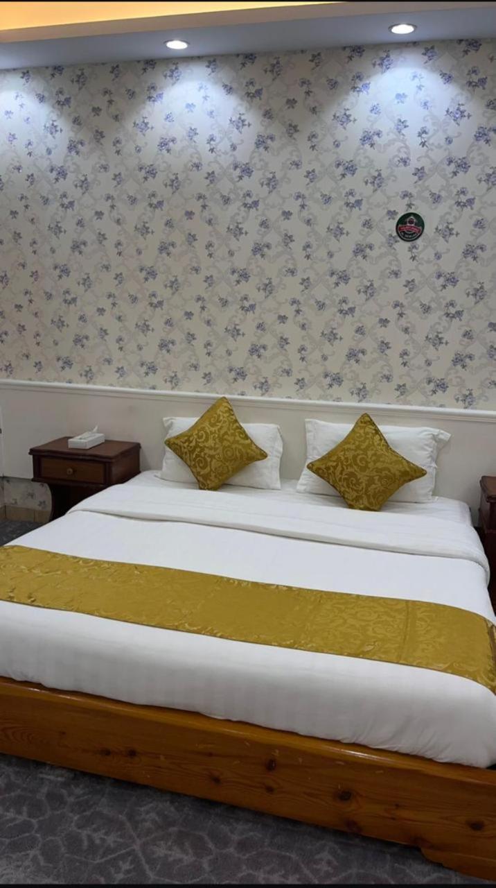 فندق ادوماتو Adomato Hotel Dawmat al-Jandal Exterior photo